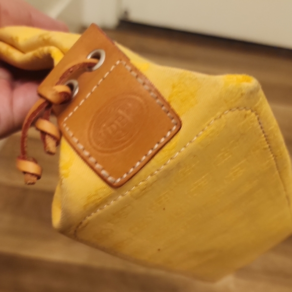 Dooney & Bourke Y2K Yellow Logo Canvas Tote Tan Leather Trim Vintage - Picture 5 of 13